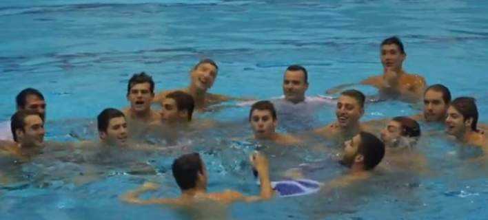 Στην κορυφή της Ευρώπης η Εθνική Νέων πόλο -Κατέκτησαν το χρυσό [βίντεο] - Eordaialive.com