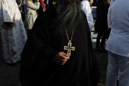 Eordaialive.com - Τα Νέα της Πτολεμαΐδας, Εορδαίας, Κοζάνης Τι μισθό παίρνει ο αρχιεπίσκοπος, τι παίρνουν οι παπάδες – Πόσο φτάνουν τα «τυχερά»