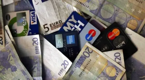 Eordaialive.com - Τα Νέα της Πτολεμαΐδας, Εορδαίας, Κοζάνης Ελλάδα: Ζευγάρι «έκλεβε» πιστωτικές κάρτες μέσω social media και έκανε ηλεκτρονικές αγορές