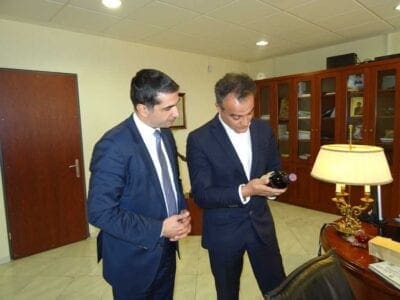 Επίσκεψη του Γενικού Προξένου της Κυπριακής Δημοκρατίας στον Περιφερειάρχη Θ. Καρυπίδη | Eordaialive.com Επίσκεψη του Γενικού Προξένου της Κυπριακής Δημοκρατίας στον Περιφερειάρχη Θ. Καρυπίδη - Eordaialive.com