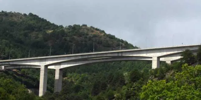 Eordaialive.com - Τα Νέα της Πτολεμαΐδας, Εορδαίας, Κοζάνης Αυτοκτόνησε 60χρονος οδηγός φορτηγού (με καταγωγή από πόλη της Δυτικής Μακεδονίας) - Πήδηξε από γέφυρα της Εγνατίας