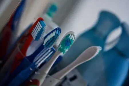 Eordaialive.com - Τα Νέα της Πτολεμαΐδας, Εορδαίας, Κοζάνης Γιατί δεν πρέπει να αφήνετε την οδοντόβουρτσα στην τουαλέτα