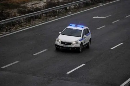 Eordaialive.com - Τα Νέα της Πτολεμαΐδας, Εορδαίας, Κοζάνης Βόλος: Οδηγούσε ανάποδα και τράκαρε 20 αυτοκίνητα – Η απίστευτη αντίδραση του οδηγού μετά την καταδίωξη!