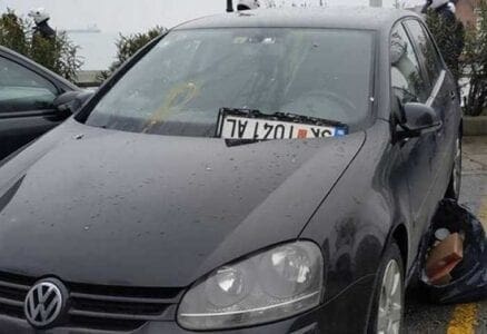 Θεσσαλονίκη: Μαθητές «ξήλωσαν» πινακίδες από Ι.Χ. Σκοπιανών (φωτο) - Eordaialive.com