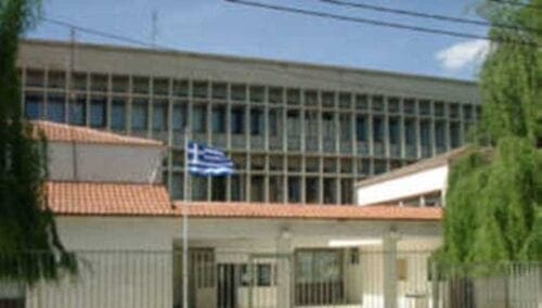 Πτολεμαΐδα: Οι σχισμές «φρενάρουν» τον ανελκυστήρα στα ΕΠΑΛ - Eordaialive.com