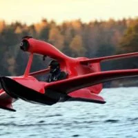 Eordaialive.com - Τα Νέα της Πτολεμαΐδας, Εορδαίας, Κοζάνης To ιπτάμενο… τζετ σκι κάνει πραγματικότητα το όνειρο της πτήσης