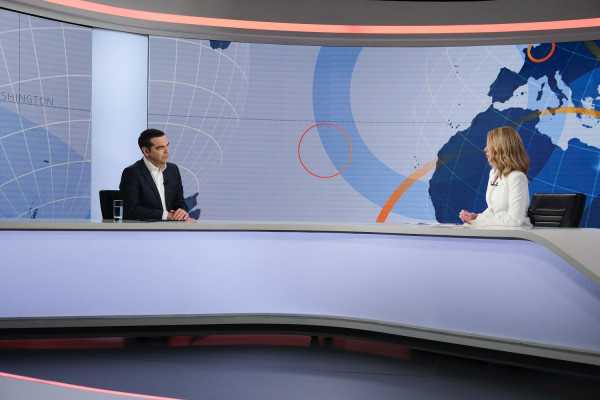 Τα χέρια σου είναι παγωμένα», «Είναι εκτυφλωτική η Έλλη» - Ο απρόσμενος διάλογος Τσίπρα - Στάη (βίντεο) - Eordaialive.com
