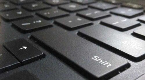 Διάταξη QWERTY: Γιατί τα γράμματα στο πληκτρολόγιο δεν είναι με αλφαβητική σειρά - Eordaialive.com