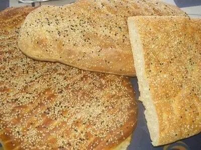 Eordaialive.com - Τα Νέα της Πτολεμαΐδας, Εορδαίας, Κοζάνης Λαγάνα: Ποια είναι η ιστορία του πατροπαράδοτου ψωμιού της Καθαράς Δευτέρας;