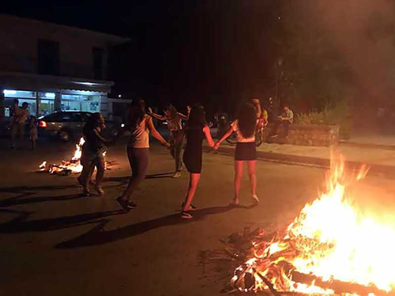 Η Παρασκευή Βρυζίδου στην Ιερά Μονή Αγίου Ιωάννου Βαζελώνος και το Καπνοχώρι – Συνεχίζει την περιοδεία της σε χωριά της Π.Ε. Κοζάνης - Eordaialive.com