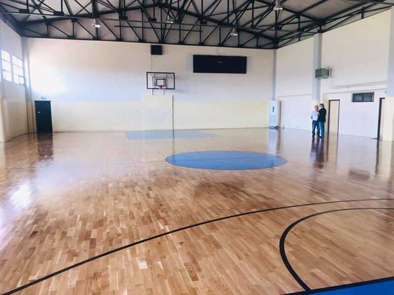 Έτοιμο το νέο παρκέ του κλειστού της Άνω Κώμης | Eordaialive.com Έτοιμο το νέο παρκέ του κλειστού της Άνω Κώμης - Eordaialive.com