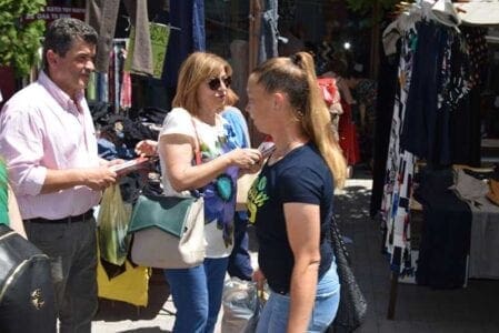 eordaialive.com: Επίσκεψη της Θεοδώρας Γούλιαρου στη λαϊκή αγορά Πτολεμαΐδας (φωτό-βίντεο) - Eordaialive.com