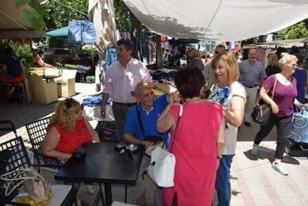 eordaialive.com: Επίσκεψη της Θεοδώρας Γούλιαρου στη λαϊκή αγορά Πτολεμαΐδας (φωτό-βίντεο) - Eordaialive.com