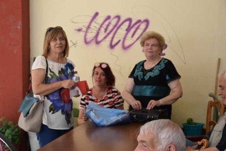 eordaialive.com: Επίσκεψη της Θεοδώρας Γούλιαρου στη λαϊκή αγορά Πτολεμαΐδας (φωτό-βίντεο) - Eordaialive.com