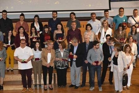 Βράβευση στελέχους της ΔΕΗ ως επόπτρια καλύτερης Πρακτικής Άσκησης | Eordaialive.com Βράβευση στελέχους της ΔΕΗ ως επόπτρια καλύτερης Πρακτικής Άσκησης - Eordaialive.com