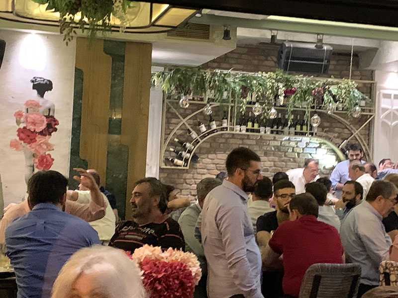 Στο κέντρο της Κοζάνης και στην Πτολεμαΐδα ο Κώστας Μπακογιάννης με τον Χρόνη Ακριτίδη μετά την εκδήλωση στην Εύξεινο Λέσχη (φωτό) - Eordaialive.com