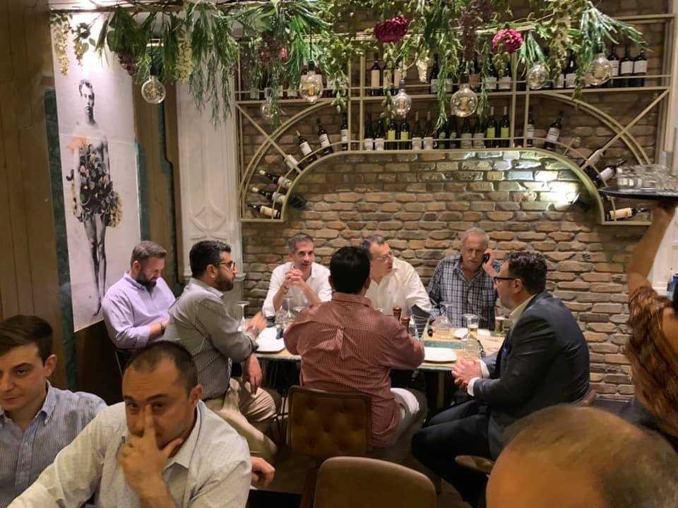 Στο κέντρο της Κοζάνης και στην Πτολεμαΐδα ο Κώστας Μπακογιάννης με τον Χρόνη Ακριτίδη μετά την εκδήλωση στην Εύξεινο Λέσχη (φωτό) - Eordaialive.com