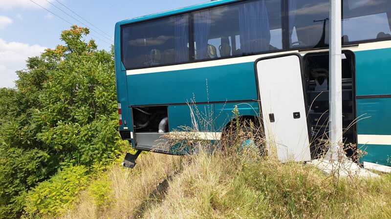Eordaialive.com - Τα Νέα της Πτολεμαΐδας, Εορδαίας, Κοζάνης Γρεβενά: Άγιο είχαν επιβάτες λεωφορείου του ΚΤΕΛ Κέρκυρας, παραλίγο να πέσει σε γκρεμό (φωτό-βίντεο)