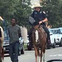 Eordaialive.com - Τα Νέα της Πτολεμαΐδας, Εορδαίας, Κοζάνης Σάλος στο Τέξας: Αστυνομικοί έδεσαν μαύρο άνδρα πίσω από το άλογά τους