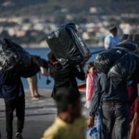 Eordaialive.com - Τα Νέα της Πτολεμαΐδας, Εορδαίας, Κοζάνης Σε δομές της Βόρειας Ελλάδας οι 1.500 πρόσφυγες και μετανάστες από τη Λέσβο