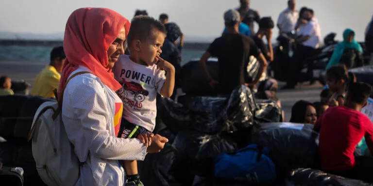 Eordaialive.com - Τα Νέα της Πτολεμαΐδας, Εορδαίας, Κοζάνης Στη Νέα Καβάλα οι πρώτοι πρόσφυγες από τη Μόρια (φωτό-βίντεο)