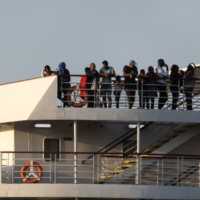 Eordaialive.com - Τα Νέα της Πτολεμαΐδας, Εορδαίας, Κοζάνης Θεσσαλονίκη: Εφτασε και το δεύτερο πλοίο από τη Λέσβο με τους πρόσφυγες - Πού θα μεταφερθούν οικογένειες και παιδιά