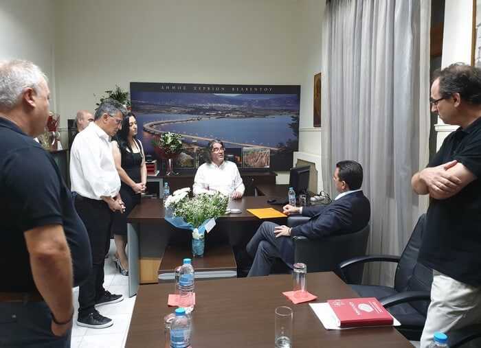 Επίσκεψη του υφυπουργού Αγροτικής Ανάπτυξης & Τροφίμων στα Σέρβια και συνάντηση στο Δημαρχείο με τον Δήμαρχο Σερβίων | Eordaialive.com Επίσκεψη του υφυπουργού Αγροτικής Ανάπτυξης & Τροφίμων στα Σέρβια και συνάντηση στο Δημαρχείο με τον Δήμαρχο Σερβίων - Eordaialive.com