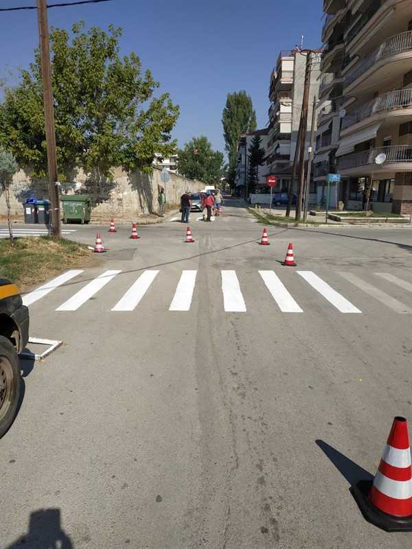 Διαγραμμίσεις διαβάσεων πεζών στην Πτολεμαΐδα από το Δήμο Εορδαίας. - Eordaialive.com