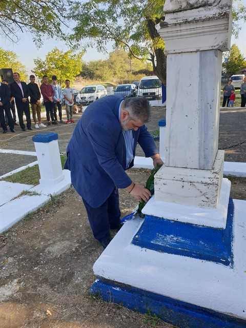 eordaialive.com: Τίμησαν την απελευθέρωση του Περδίκκα! - Δείτε φωτογραφίες από την κατάθεση στεφάνων! - Eordaialive.com