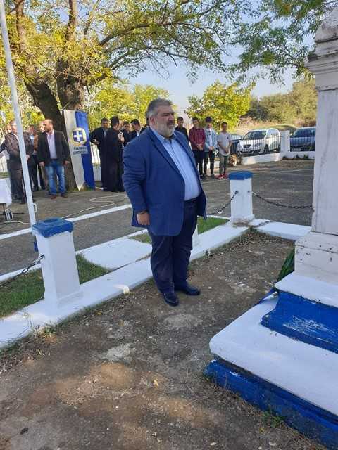 eordaialive.com: Τίμησαν την απελευθέρωση του Περδίκκα! - Δείτε φωτογραφίες από την κατάθεση στεφάνων! - Eordaialive.com