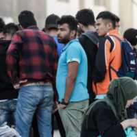 Σύμφωνα με πληροφορίες του Kozanimedia,επίκειται έλευση 70 περίπου προσφύγων/μεταναστών στο Βελβεντό και στο ξενοδοχείο “Αγνάντι”.
