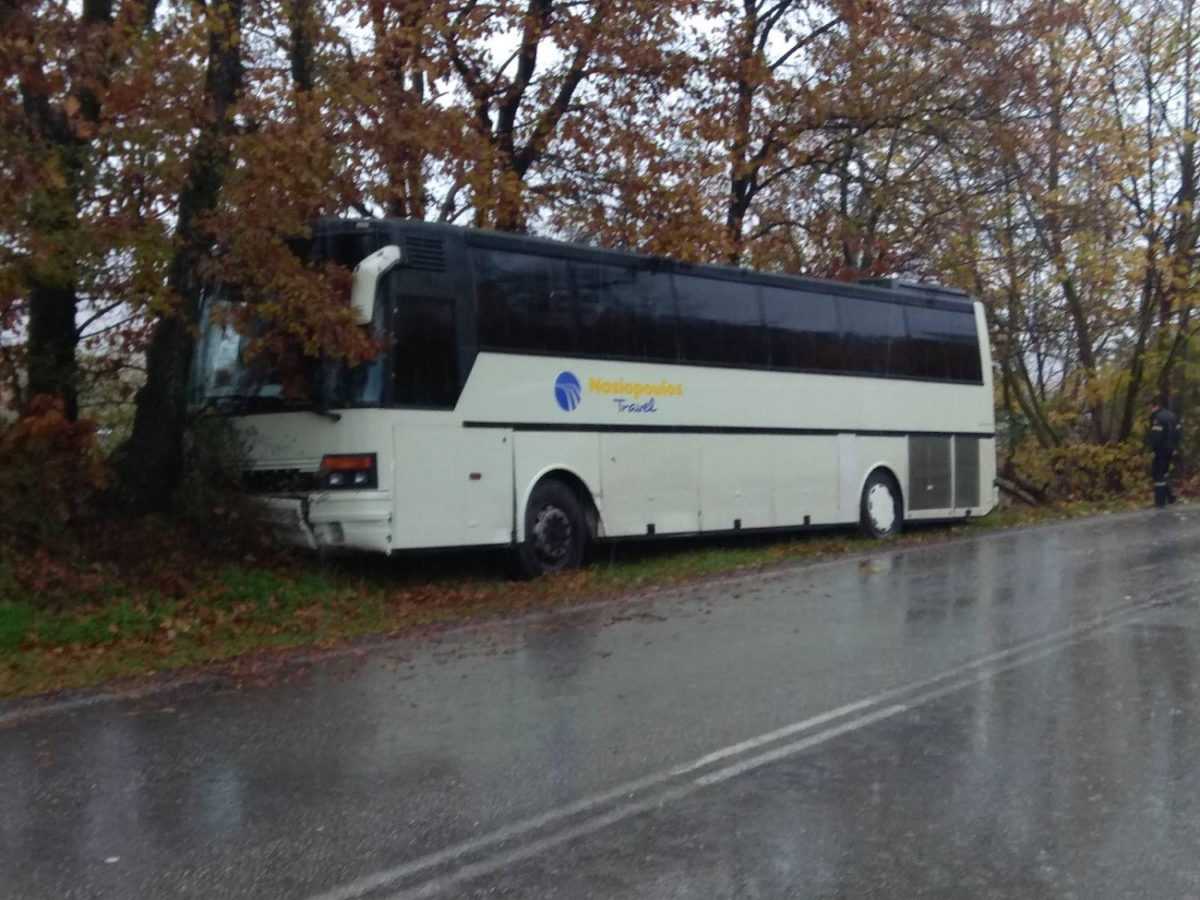 Eordaialive.com - Τα Νέα της Πτολεμαΐδας, Εορδαίας, Κοζάνης Αγωνία στην Καλαμπάκα: Λεωφορείο με 37 μαθητές συγκρούστηκε με ΙΧ!