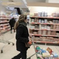 Τι αλλάζει για σούπερ μάρκετ και καταστήματα που πωλούν τρόφιμα – Το ωράριο λειτουργίας