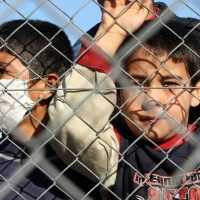 Μηταράκης: Στοπ σε φιλοξενία & επιδόματα για όσους πρόσφυγες παίρνουν άσυλο