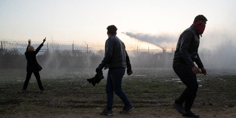 Πρόεδρος Κομισιόν προς Ερντογάν: Απομακρύνετε τους μετανάστες από τα σύνορα με την Ελλάδα - Eordaialive.com