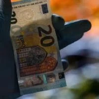 Καταβάλλεται σήμερα το έκτακτο «Δώρο Πάσχα»: Ποιοι δικαιούχοι θα δουν λεφτά στους λογαριασμούς τους