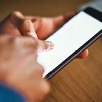 Συνήγορος Καταναλωτή σε Εταιρείες Τηλεπικοινωνιών: Μην χρεώνετε τα SMS στο 10306