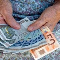 Koρωνοϊός: Υπογράφηκε η ΚΥΑ για το επίδομα 600 ευρώ - Τι ισχύει για δικαιούχους και καταβολή