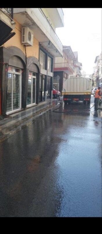 Πλύσιμο οδών και πλατειών στο Δήμο Εορδαίας. | Eordaialive.com Πλύσιμο οδών και πλατειών στο Δήμο Εορδαίας. - Eordaialive.com