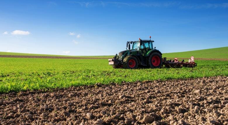 Υποσχέσεις Βορίδη: Ποιοι αγρότες και επιχειρήσεις θα λάβουν από 5.000 ως 50.000€ ενίσχυση