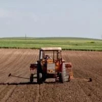 Επίτροπος Γεωργίας: Ενισχύσεις €5.000 ανά αγρότη και €50.000 ευρώ ανά αγροτική επιχείρηση