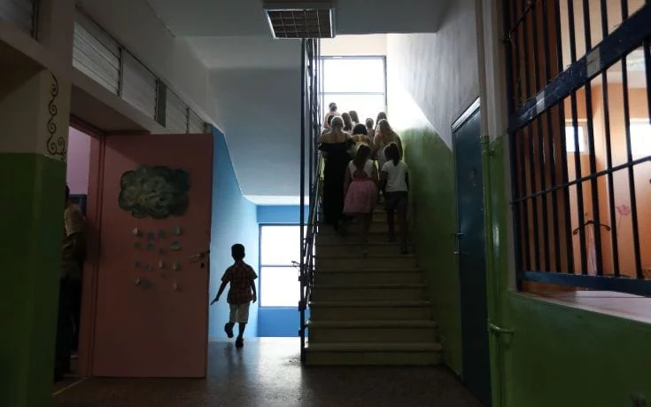 Δημοτικά σχολεία: Τη Δευτέρα οι αποφάσεις – «Ναι» στο άνοιγμα από τον Τσιόδρα