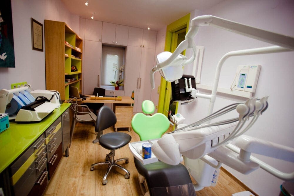 Ελληνική Οδοντιατρική Ομοσπονδία: Οδηγίες για την σταδιακή επαναλειτουργία των οδοντιατρείων
