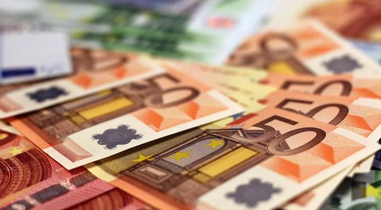Ελεύθεροι επαγγελματίες: Ποιοι ΚΑΔ θα λάβουν ειδική αποζημίωση ως 800 ευρώ