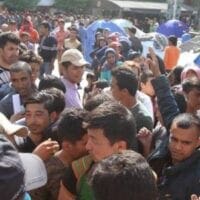 Χαμός στην Μόρια: Αλλοδαποί παράνομοι μετανάστες εισβάλουν σε σπίτια και χτυπάνε κατοίκους