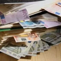 Ψηφίζεται σήμερα το νομοσχέδιο για τις μικροχρηματοδοτήσεις - Ποιοι και πώς θα λάβουν ως 25.000 ευρώ