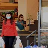 Κορονοϊός μέτρα: Υποχρεωτική η μάσκα παντού