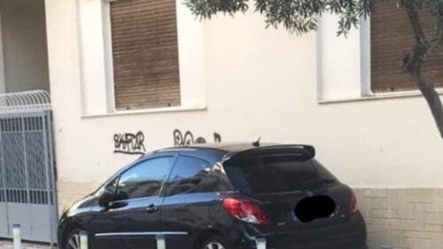 Το παρκάρισμα… γρίφος από Ελληναρά που έχει γίνει viral