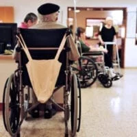 Αναστολή επισκεπτηρίου σε γηροκομεία και κλειστά κέντρα φροντίδας (εγκύκλιος)
