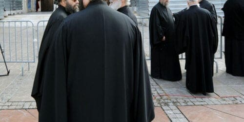 Σε αργία τέθηκαν 14 ιερείς που αρνήθηκαν να εμβολιαστούν στη Ζάκυνθο